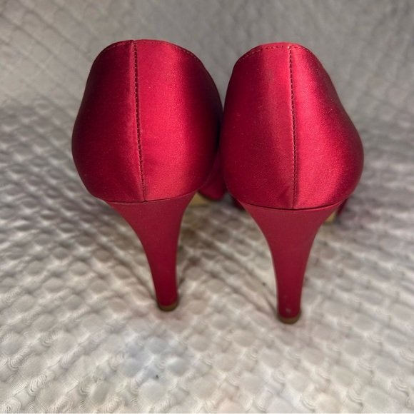 Monteblanco Red Satin Bow Heels | Size 7M - Picture 5 of 10